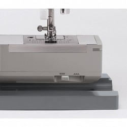 Singer sewing machine 4423 drop feed